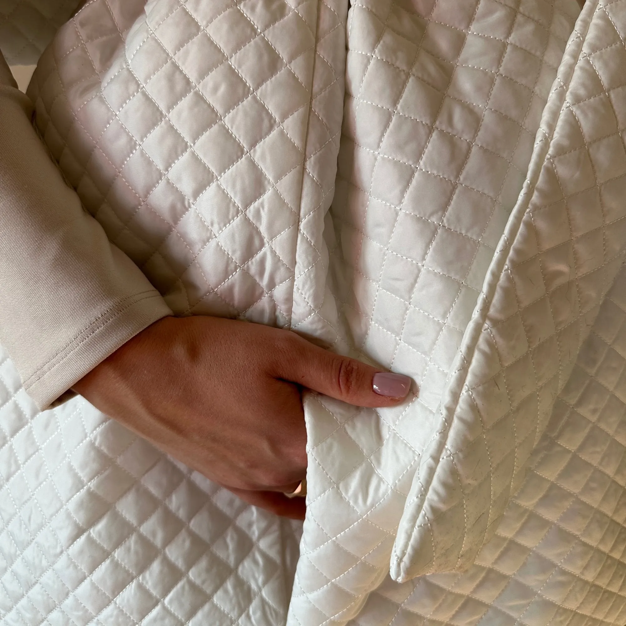 White Long Cape Lagre Wide Scarf Puffer 20x80 inch with 2 pocket and Belt
